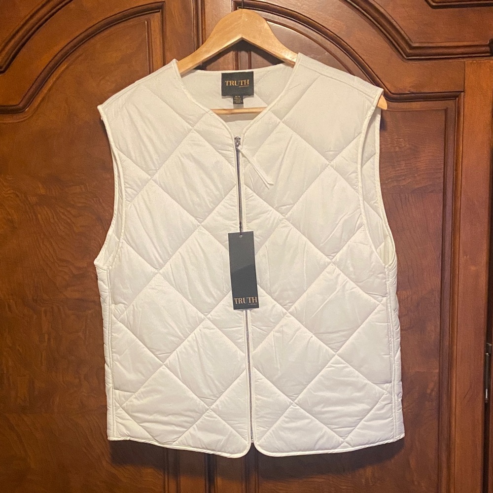 Truth White Quilted Vest Size Medium - Picture 1 of 6